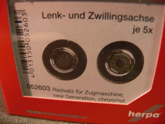 Herpa 052603 Lenk und Zwillingsreifen Zugmaschine Chrom rot Umbau Eigenbau 1:87