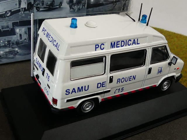 Citroen C25 Heuliez Krankenwagen Ambulanz Rotes Kreuz 1:43 Atlas Modellauto 13 
