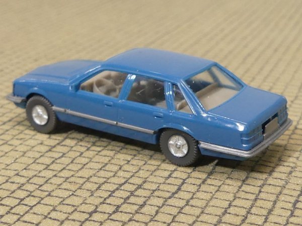 1/87 Wiking Opel Senator blau 82 2 A