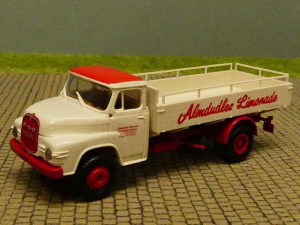 1/87 Brekina MAN 520 Almdudler Limonade Getränkepritsche 4557