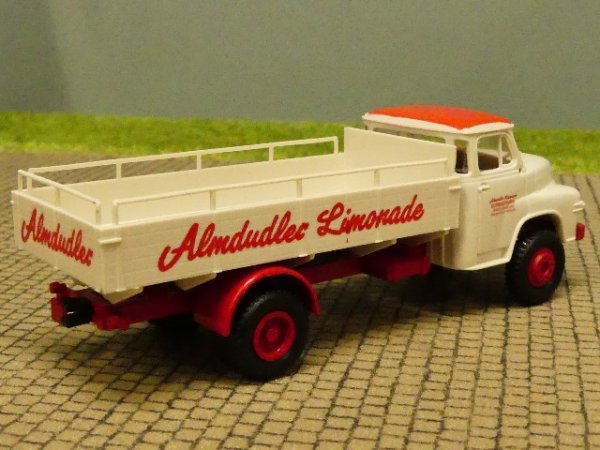 1/87 Brekina MAN 520 Almdudler Limonade Getränkepritsche 4557