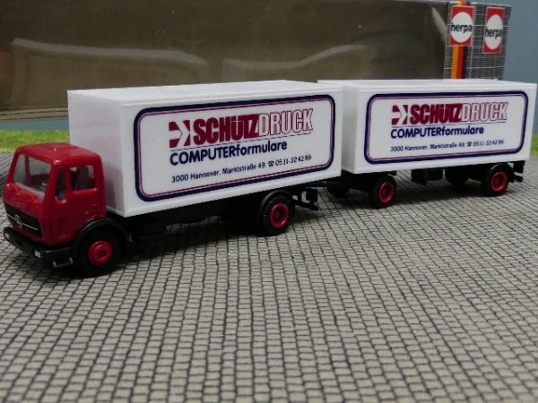 1/87 Herpa MB NG Schütz Druck Hannover Koffer Hängerzug #207