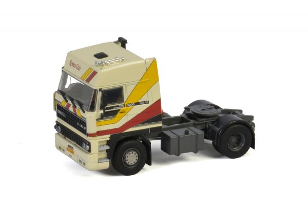 1/50 WSI DAF 3300 SPACE CAB 4X2 04-2116