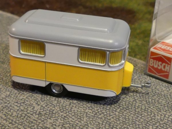 1/87 Busch Nagetusch Wohnwagen gelb 51701