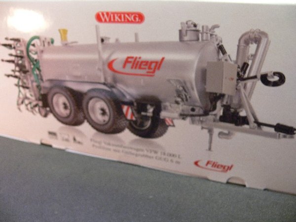 1/32 Wiking Fliegl VFW 18.000L Profiline / Güllegrubber GUG 6m 0773 38