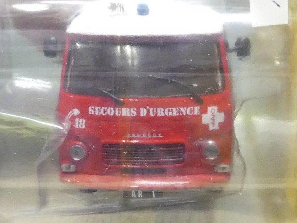 1/43 IXO Peugeot J7C AR Guérin Pompiers Feuerwehr KL001