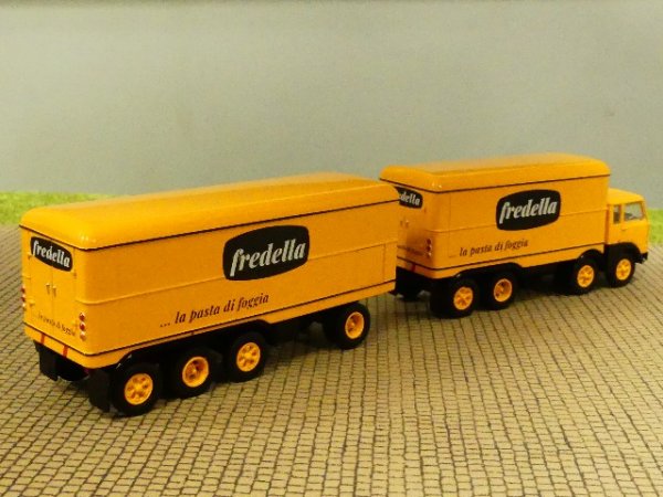 1/87 Brekina Fiat 690 Millepiedi Fredella Koffer-Hängerzug SONDERPREIS! 58435