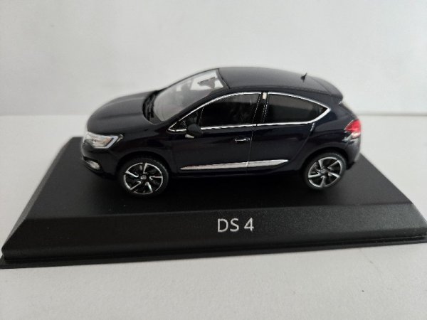 1/43 Norev DS 4 2015 dunkelblau 155455