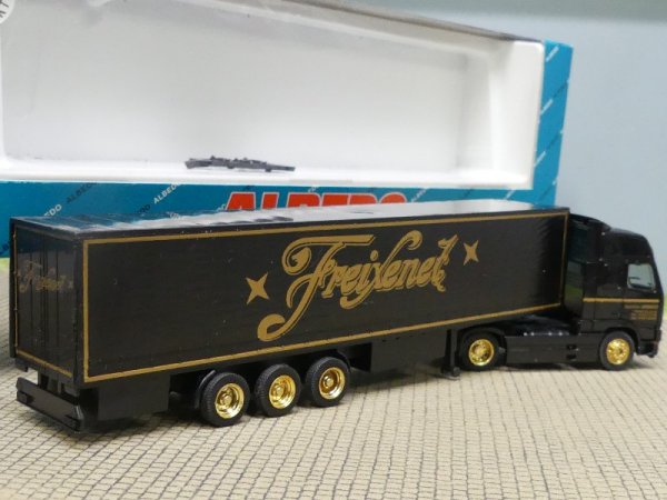 1/87 Herpa Albedo FH16 Freixenet Schiebeplanen-Sattelzug 320056
