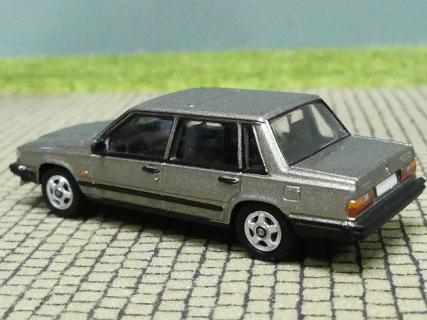 1/87 PCX Volvo 740 dunkelgrau metallic 870111