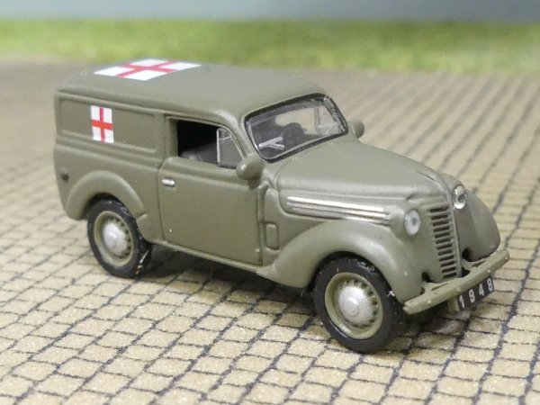 1/87 UH Norev Renault Juvaquatre Militär