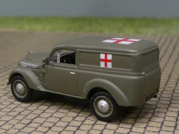 1/87 UH Norev Renault Juvaquatre Militär