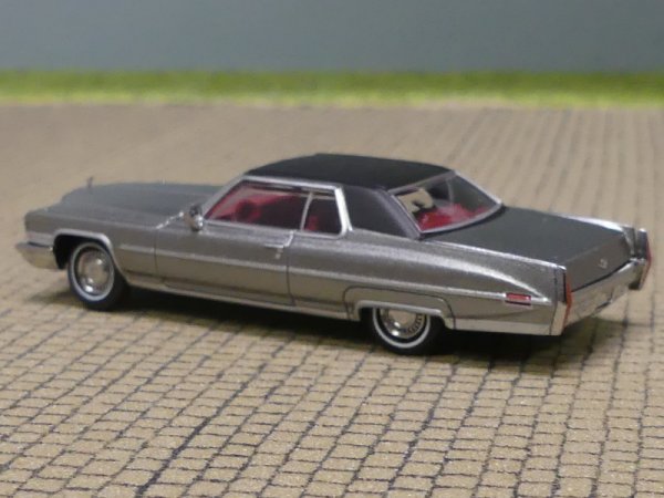 1/87 Brekina Cadillac Coupe deVille, silbergrau/schwarz 1972, 18131