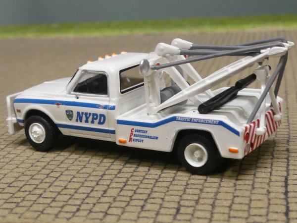 1/87 Brekina Chevrolet C 30 Abschleppwagen NYPD 19668