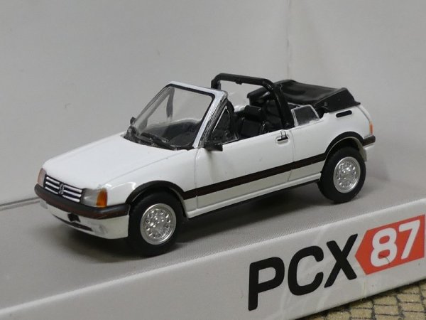 1/87 PCX Peugeot 205 Cabrio weiß 870501
