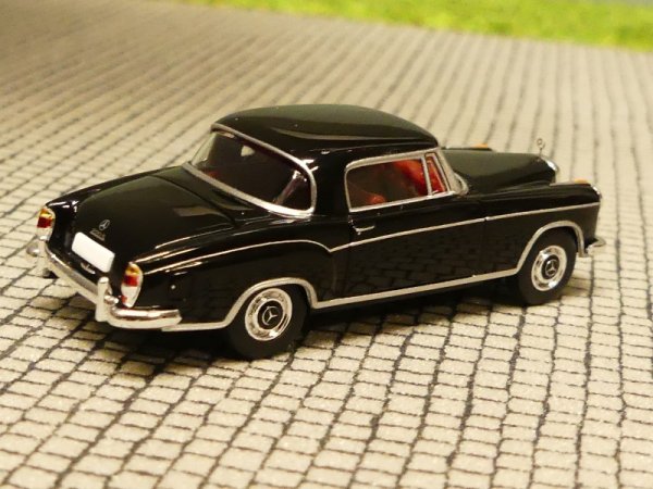 1/87 Brekina MB 220 S Coupe schwarz 13500 Starmada
