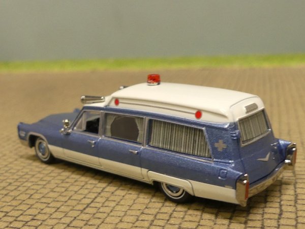 1/87 Brekina Cadillac Miller Meteor Ambulance, weiß/blau 19777