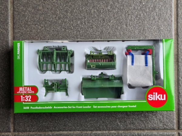 1/32 Siku Fronladerzubehör 3658
