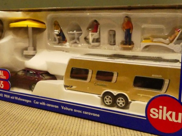 1/55 Siku PKW mit Wohnwagen 2542