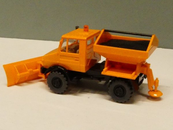 1/87 Wiking Unimog 1300 Winterdienst 646