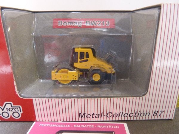 1/87 NZG Bomag BW213 Walze mit Kabine+ Stampffuß 4753