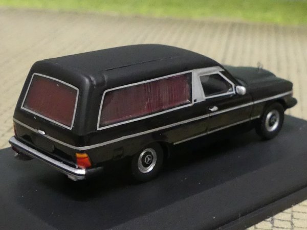 1/87 BoS Mercedes W123 Bestattungswagen schwarz 87685
