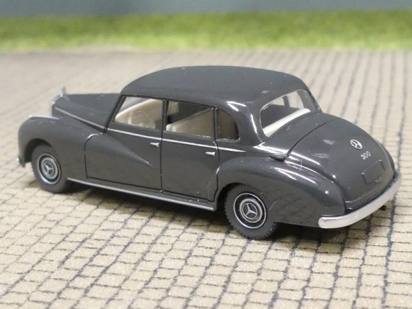 1/87 Wiking MB 300 dunkelgrau 836 04