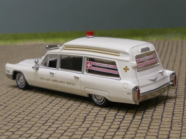 1/87 Brekina Cadillac Miller Meteor, Palo Alto Ambulance 1966, 19778
