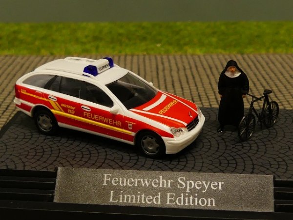 1/87 Busch MB C-Klasse Feuerwehr Speyer 49166