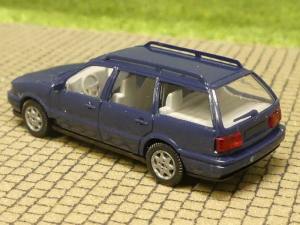 1/87 Wiking VW Passat Variant B4 stahlblau 043 01