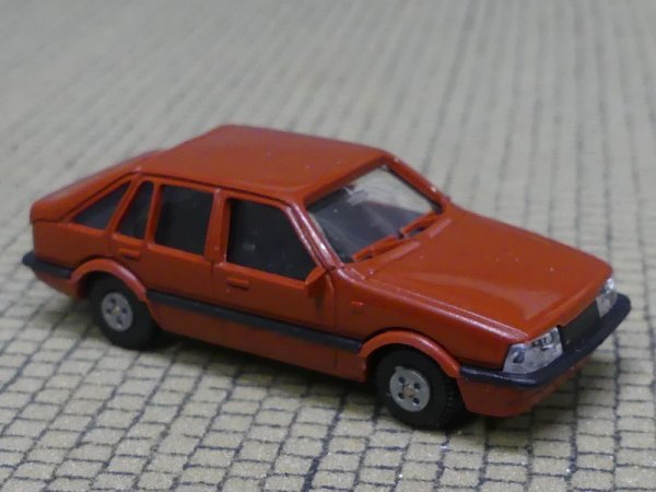 1/87 Rietze Mazda 626 Fließheck dunkelrot