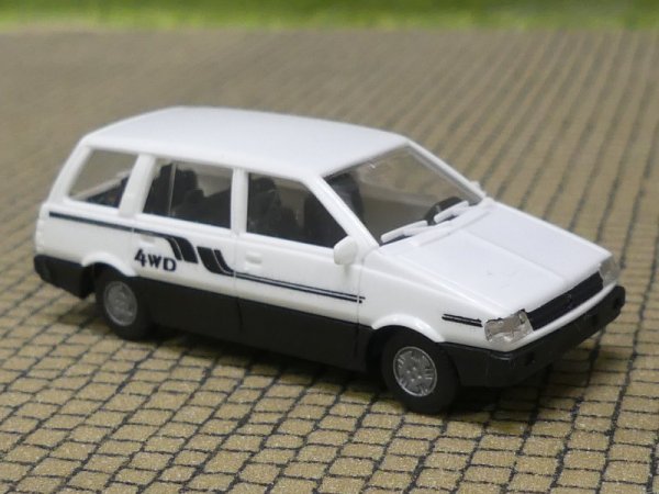 1/87 Rietze Mitsubishi Space Wagon 4WD weiß