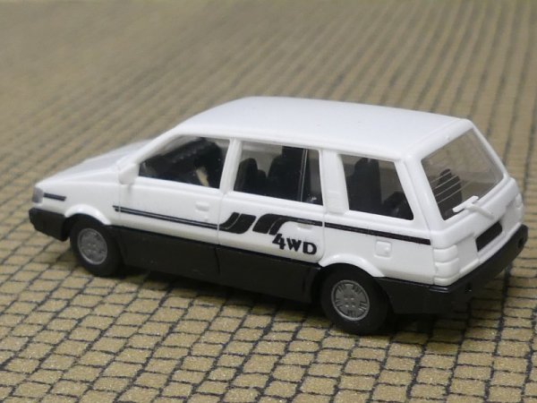 1/87 Rietze Mitsubishi Space Wagon 4WD weiß