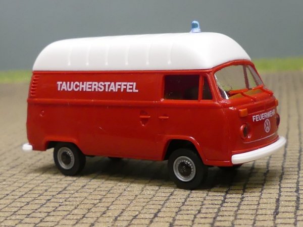 1/87 Brekina VW T2 Feuerwehr Taucherstaffel Hochdach Kasten 33557