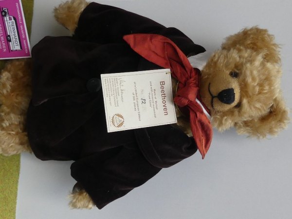 HC002 Hermann Coburg Beethoven 40 cm Mohair Holzwollfüllung mit Musikspielwerk Elise
