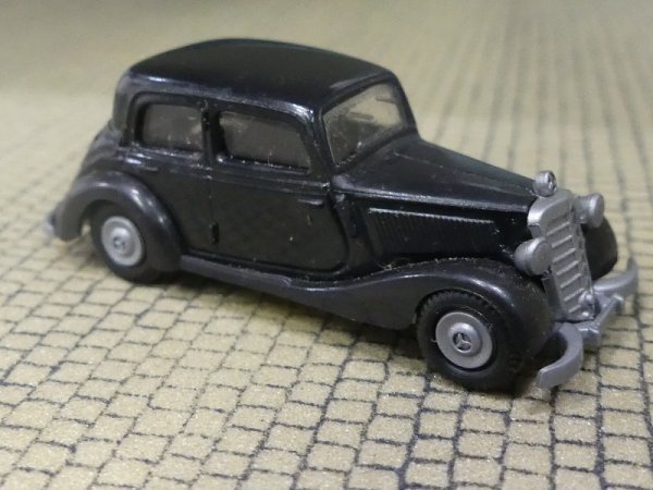 1/87 Busch MB 170 V Limousine schwarz Praline