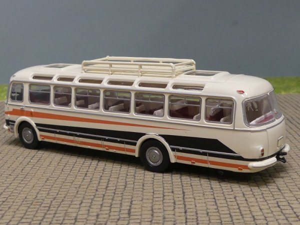 1/87 Brekina Skoda 706 RTO Lux orange/schwarz 58240