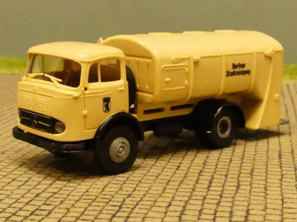 1/87 Brekina MB 328 Berliner Stadtreinigung Müllwagen