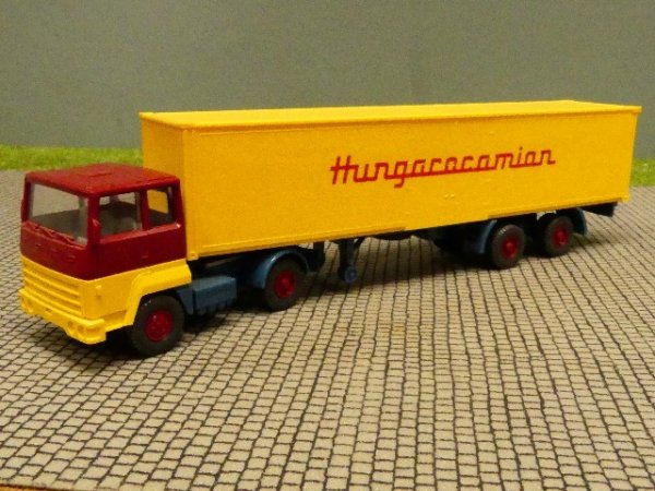 1/87 Wiking Ford Transcontinental Hungarocamion Koffer-Sattelzug dunkelrot/gelb 540 A