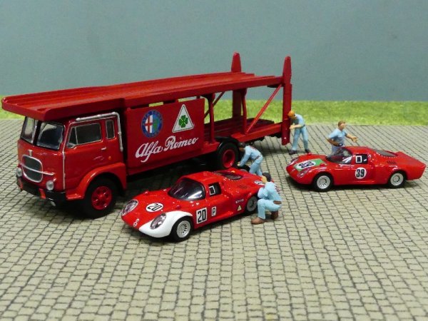 1/87 Brekina Fiat Renntransporter Alfa mit 2 PKW + 4 Figuren 58477 SONDERPREIS