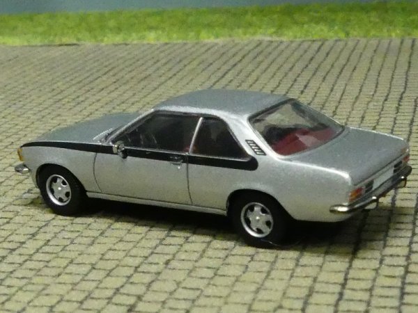 1/87 PCX Opel Commodore B Coupe silber 870345