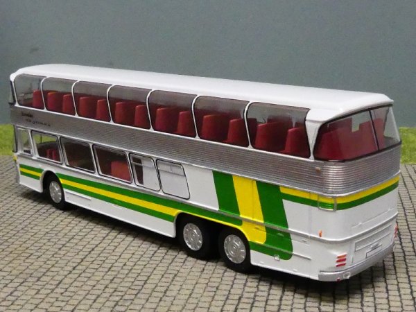 1/87 Brekina Neoplan NH 22 Skyliner  silber mit gelb/grün 58291