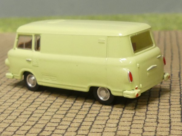 1/87 Brekina Barkas B 1000 hellgrün, Kasten 1962, 30122
