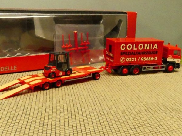 1/87 Herpa MAN F90 Colonia mit Goldhofer TU3 und Gabelstapler 308182