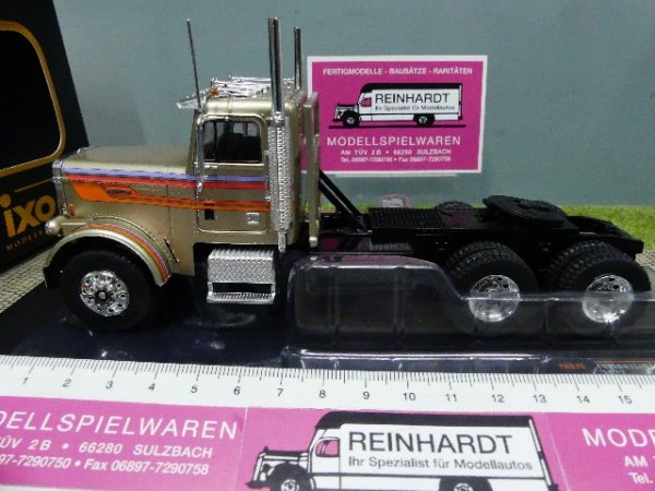 1/43 IXO Freightliner FLC 120 64 T 1977 beigemetallic Zugmaschine TR076