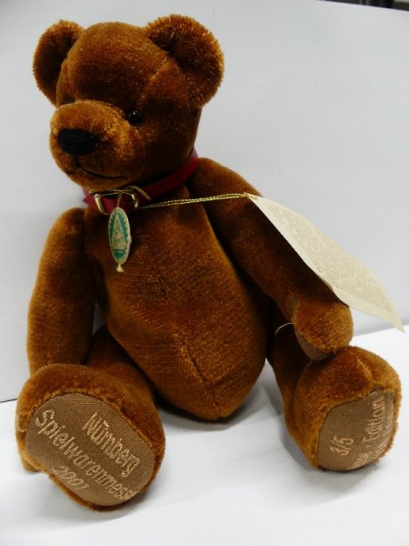 HC196 Hermann Coburg Teddy  Spielwarenmesse Nürnberg 2001 3/5