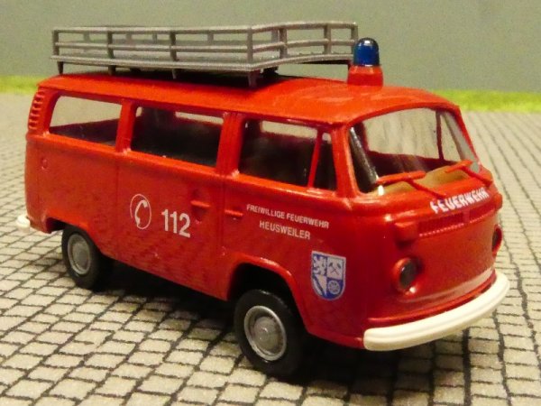1/87 Brekina VW T2 Feuerwehr Heusweiler mit Dachgepäckträger Bus