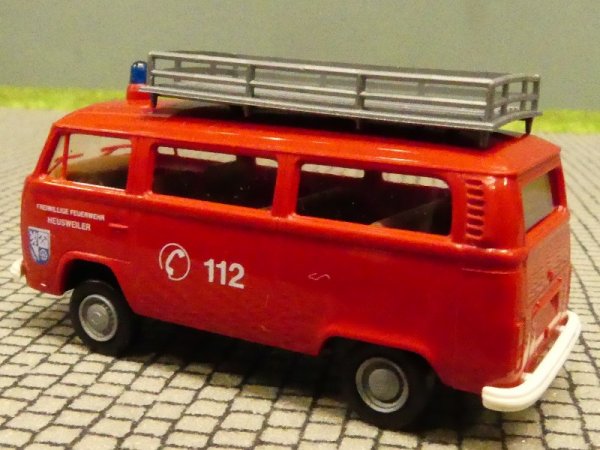 1/87 Brekina VW T2 Feuerwehr Heusweiler mit Dachgepäckträger Bus