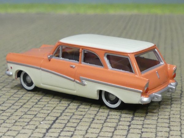 1/87 Brekina Ford Taunus 17m Kombi lachsrot/hellelfenbein 19062
