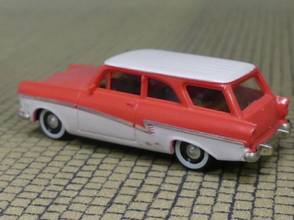 1/87 Brekina Ford 17m Kombi rosa/weiß #11
